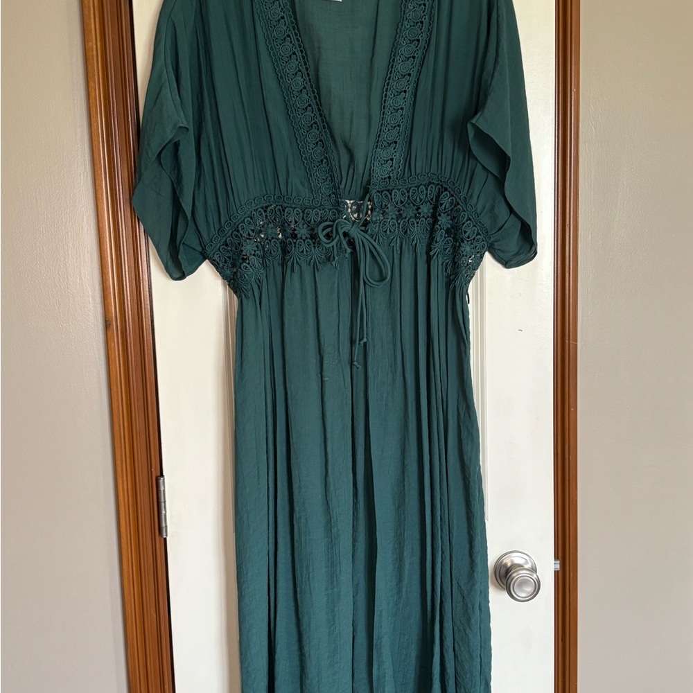 ⭐️NWOT⭐️Green Maxi Kimono